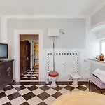 Herrenhaus In Im Malerischen Altmuehltal *