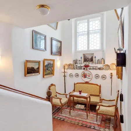 Feriehus Herrenhaus In Im Malerischen Altmuehltal *